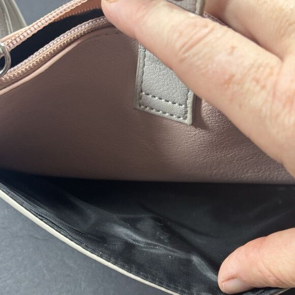 GUESS Pink Gray Wristlet Wallet Rhinestone Bow Zip Clutch Card Holder Organizer - Picture 8 of 9